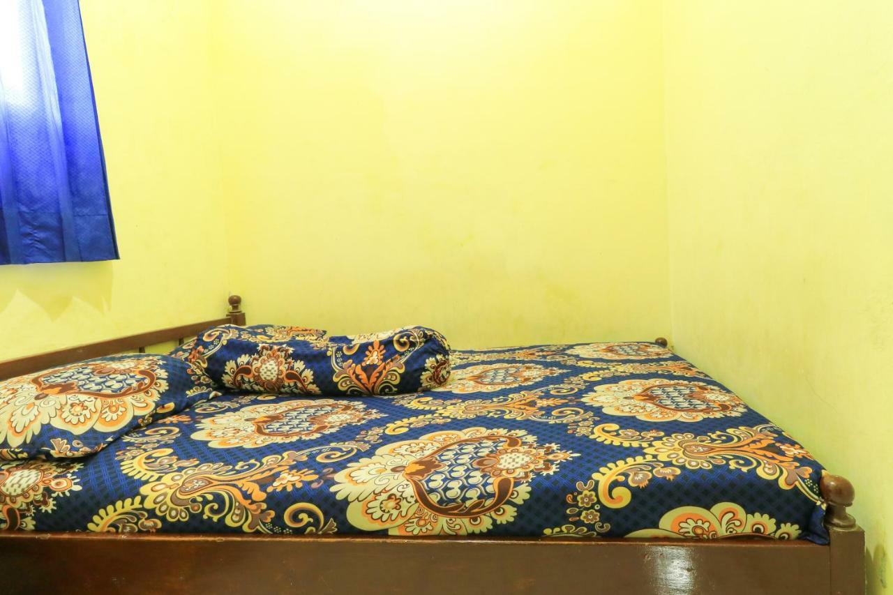 Dharmawati Homestay Syariah At Terminal Purabaya Waru Exteriér fotografie