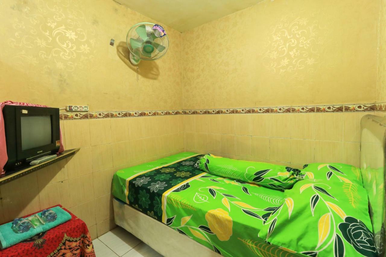 Dharmawati Homestay Syariah At Terminal Purabaya Waru Exteriér fotografie
