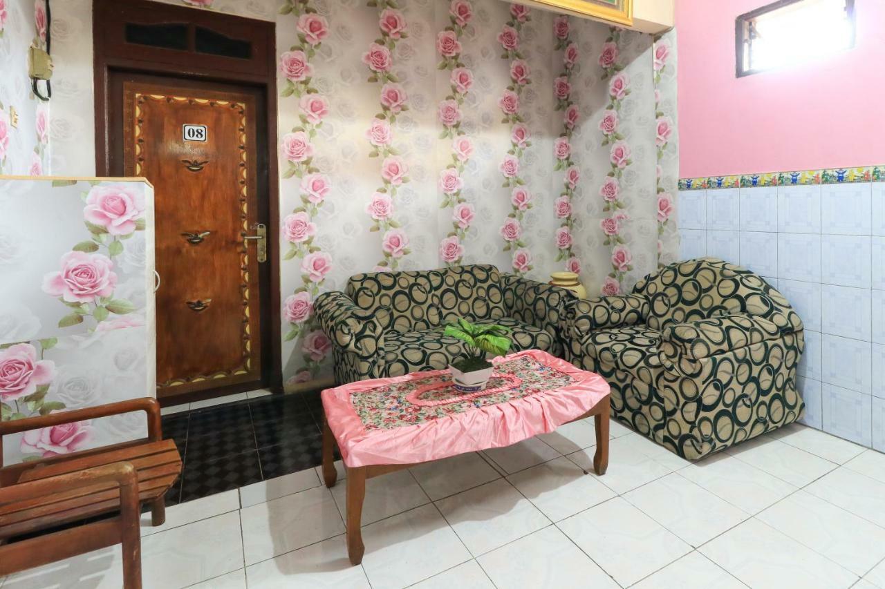 Dharmawati Homestay Syariah At Terminal Purabaya Waru Exteriér fotografie