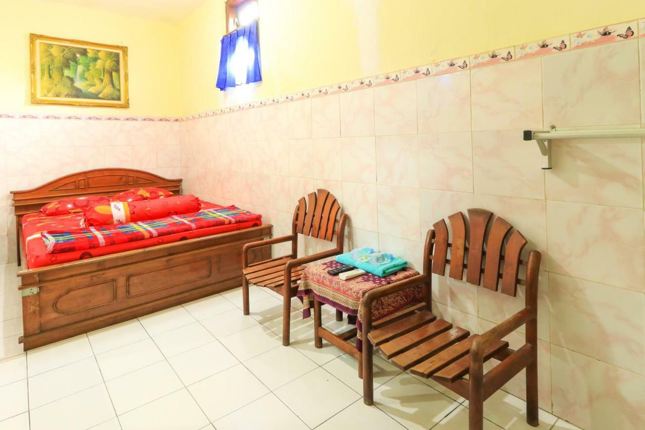 Dharmawati Homestay Syariah At Terminal Purabaya Waru Exteriér fotografie